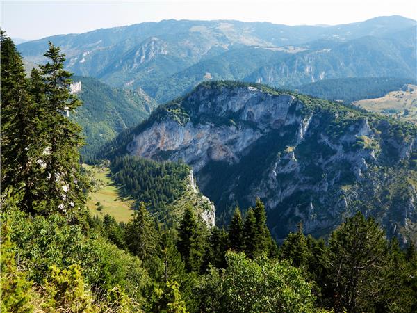 Rodopi mountains hiking vacation in Bulgaria