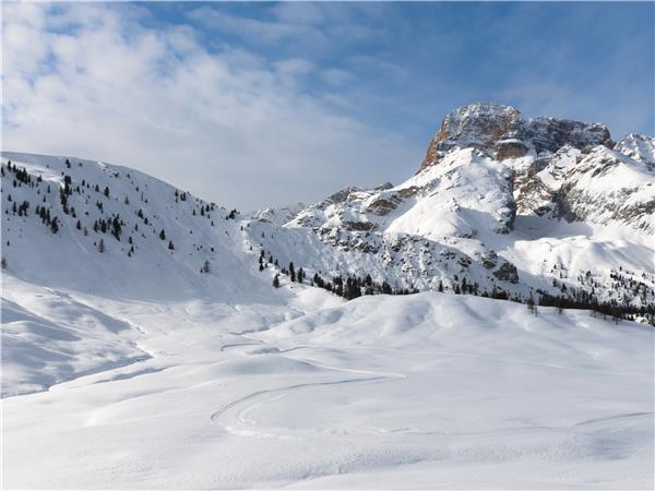 Snowshoeing vaction in the Dolomites