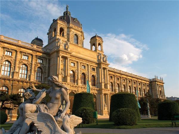 Vienna to Budapest cycling tour