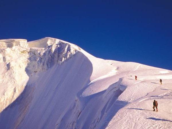 Cordillera Real climbing holiday in Bolivia