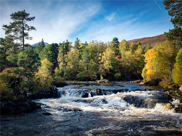 Autumn walking vacation in the Scottish Highlands