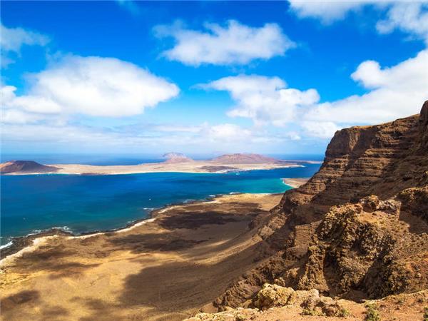 Lanzarote walking vacation in Canary Islands