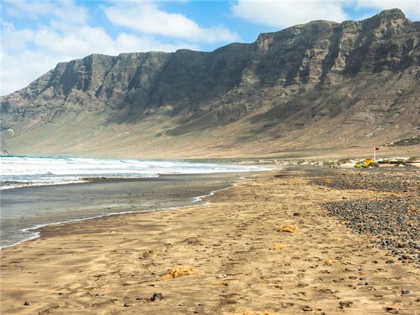 Lanzarote walking vacation in Canary Islands