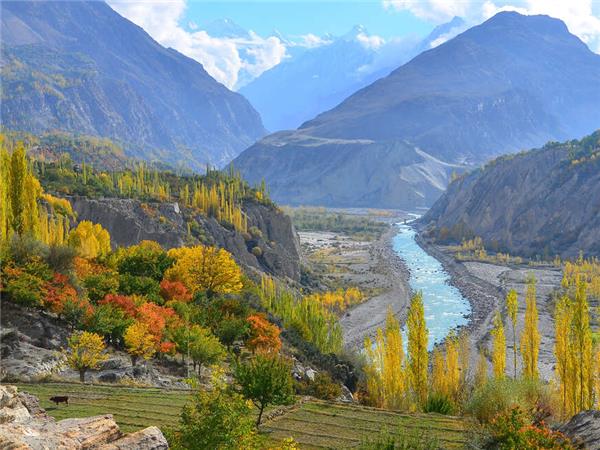 Pakistan's Karakoram highway vacation