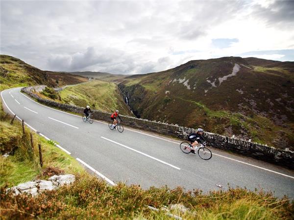 Road cycling tour in UK and Ireland