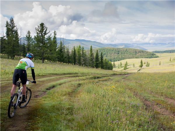 Mongolia cycling vacation