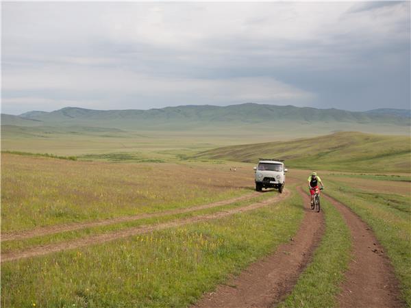 Mongolia cycling vacation