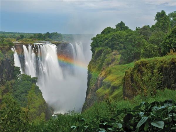 Johannesburg to Victoria Falls tours in Southern Africa