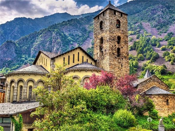 Pyrenees walking vacation in Andorra