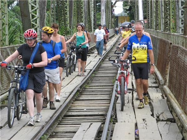 Central America cycling vacation