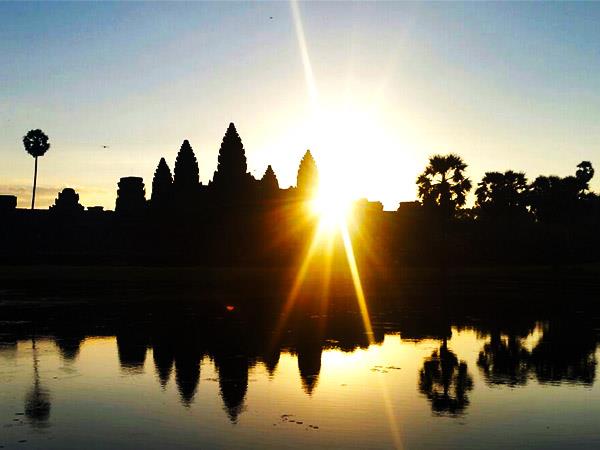 Cambodia cycling vacations