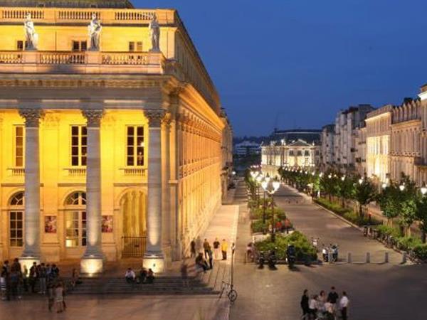 Bordeaux short break cycling vacation