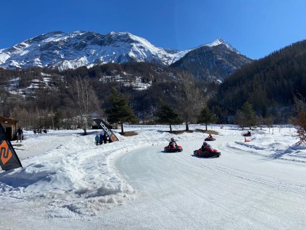 Winter activity vacation in the French Alps