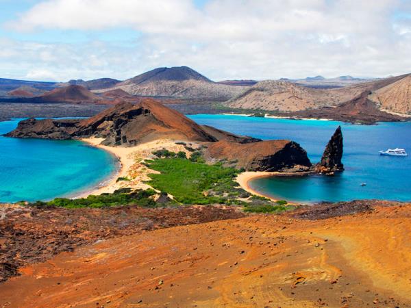 Galapagos luxury nature cruise