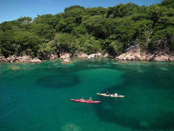 Safari & swimming at Lake Malawi